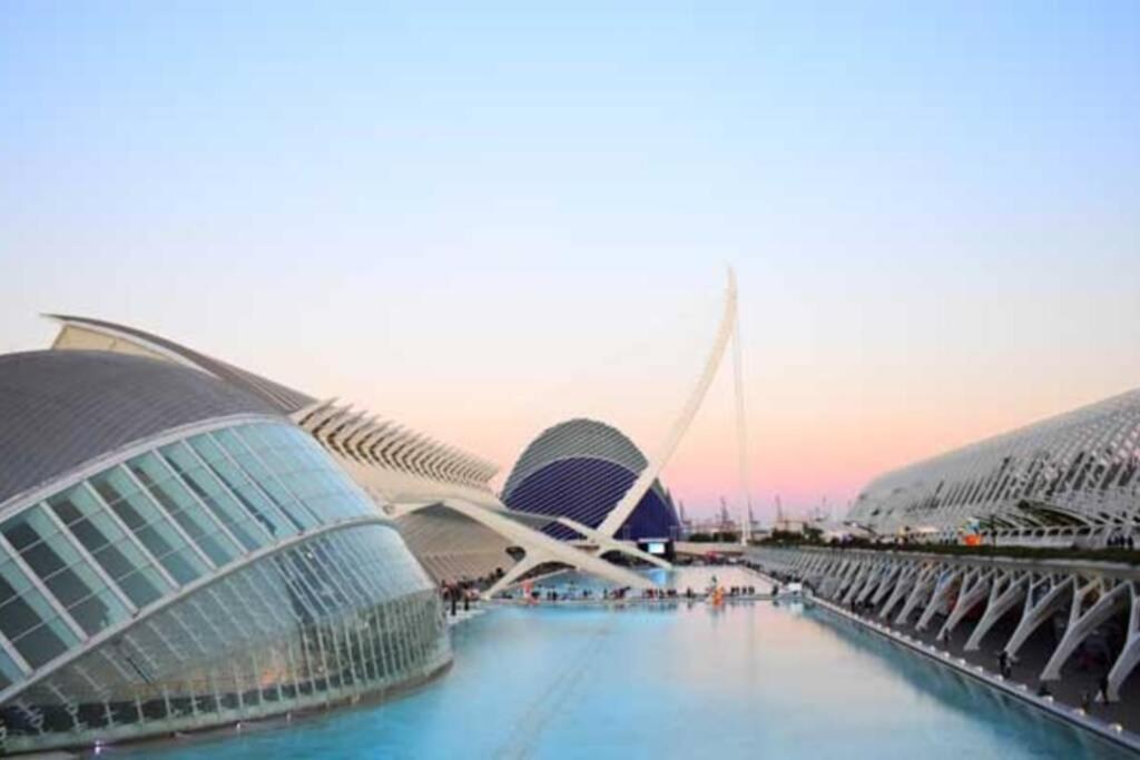 Lovely Modern Flat Valencia Center Buitenkant foto
